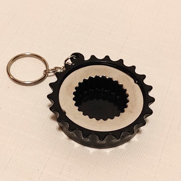 BACARDI Silver Bottle Opener Keychain Bottle Cap Shape - Picture 2 of 2